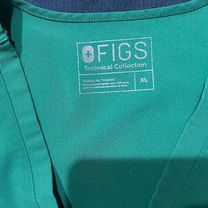 FIGS Hunter Green Scrub Top XL